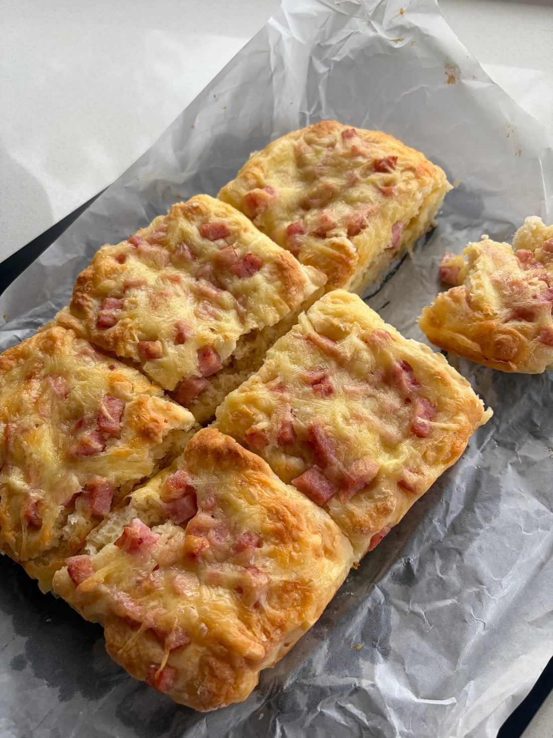 LUNCHBOX BACON & CHEESE ROLLS
