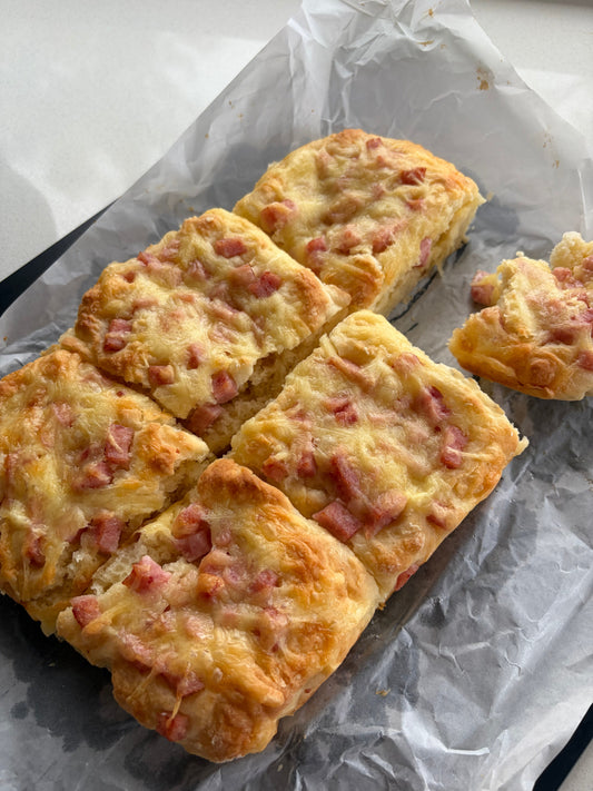 LUNCHBOX BACON & CHEESE ROLLS